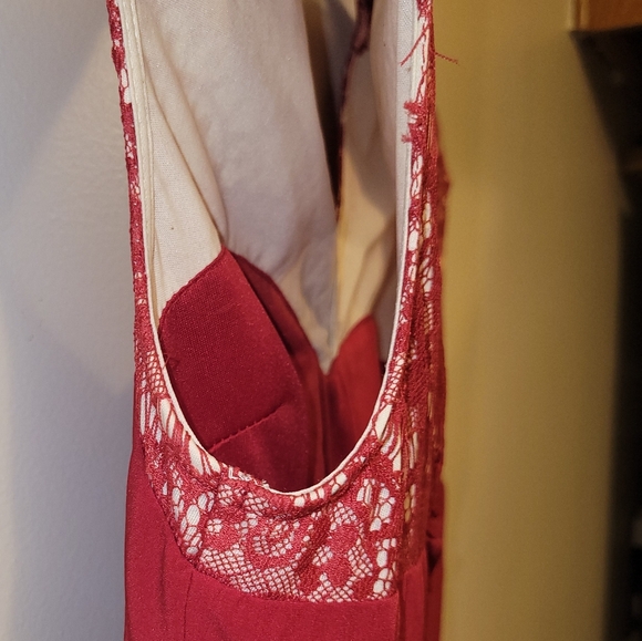 Chelsea & Violet Red Hi-Lo Lace Dress - Picture 5 of 10